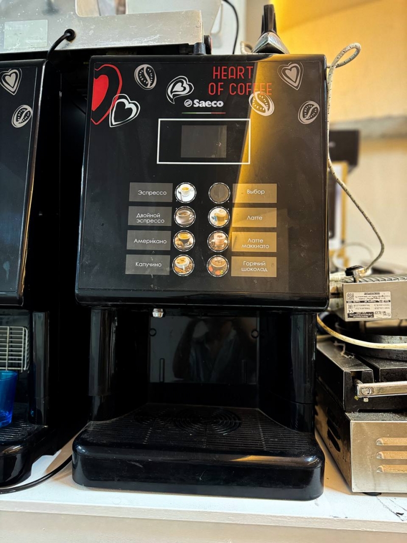   Saeco Phedra EVO.   4 